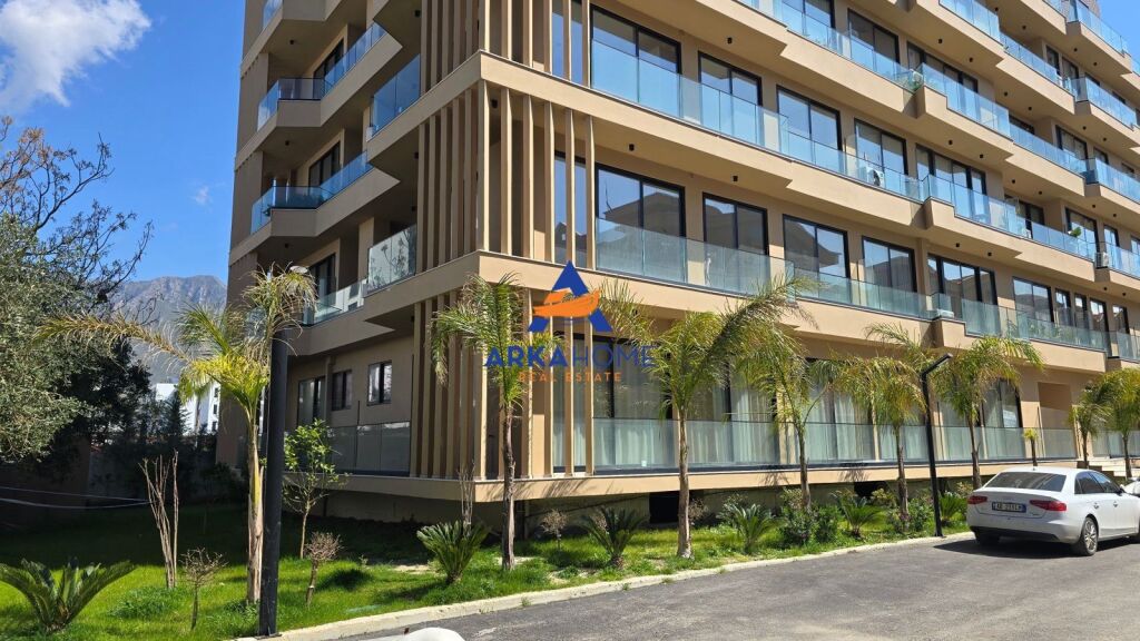 SHITEN OSE JEPEN ME QERA 10 APARTAMENTE "VLORE, RADHIME" CMIMI I DISKUTUESHEM