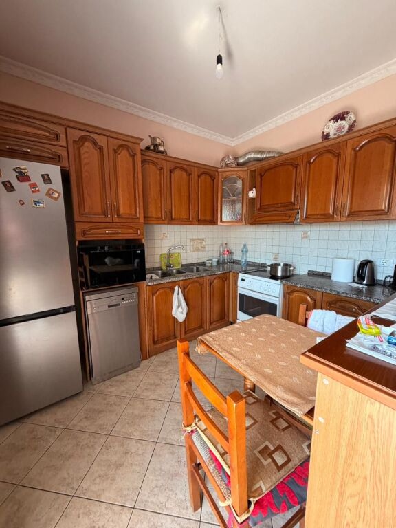 Villa su 3 Piani in Vendita – 2° Piano Abitabile, Strada Secondaria Spiaggia, Durrës