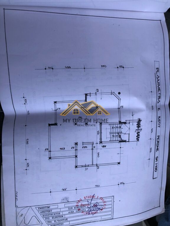 VENDESI IN VENDITA KARABINAR VICINO A VILA ZOGUT