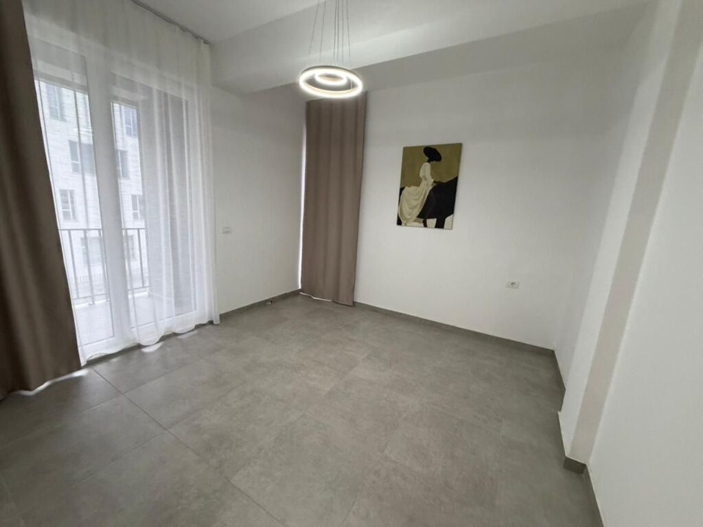 🏢 Jepet me qira apartament 2+1 – 5 Maji💰 Çmimi: 400 euro/muaj