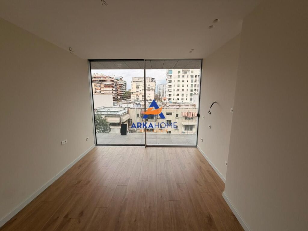 JEPET ME QERA APARTAMENT 3+1+2 BALLKONE PER BANIM/ZYRA "NE BLLOK" 4000 EURO (I DISKUTUSHEM)