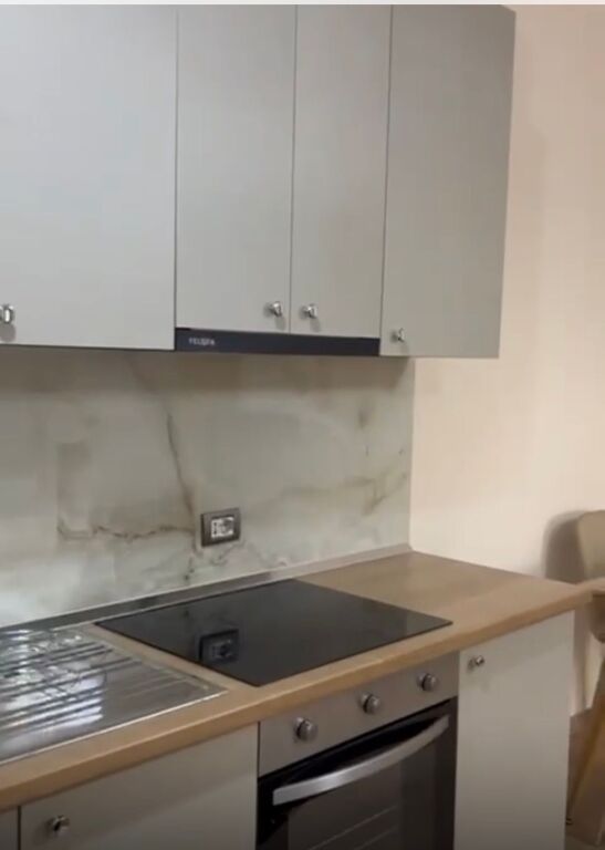 Appartamento 1+1 di fronte al Complesso Delijorgji