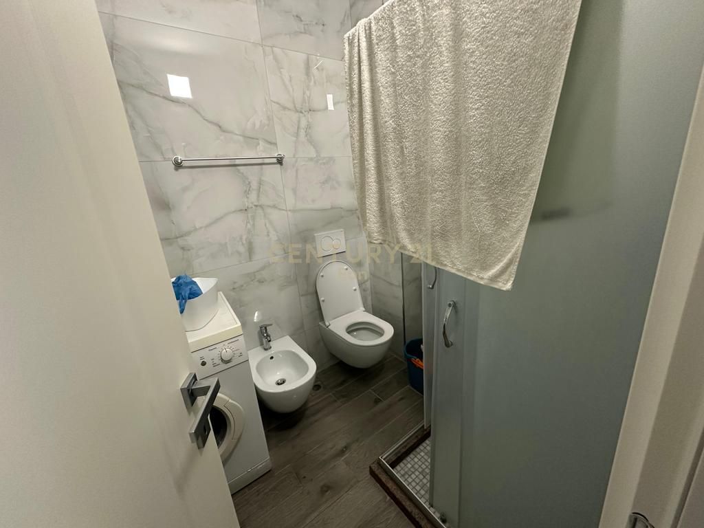 Appartamento 2+1+2 e posto auto in affitto a Vollga, Durrës!