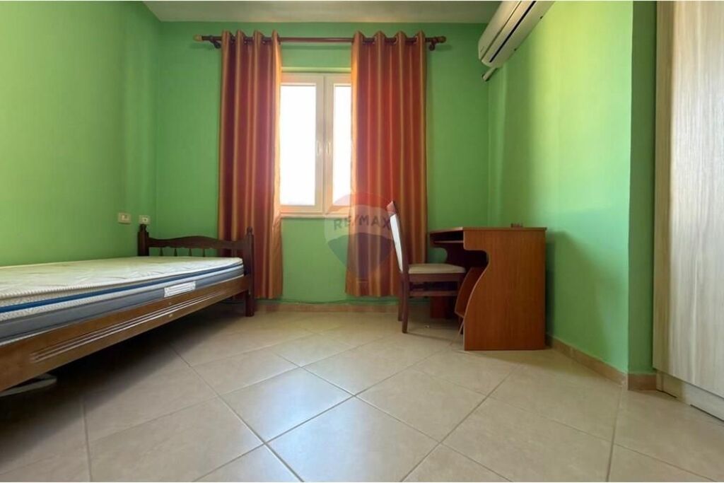 2+1 apartment for rent at Zogu i Zi