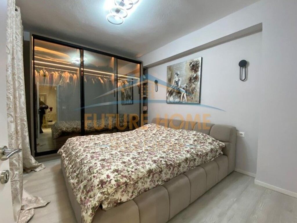 Shitet, Apartament 2+1+2, Stadiumi Dinamo