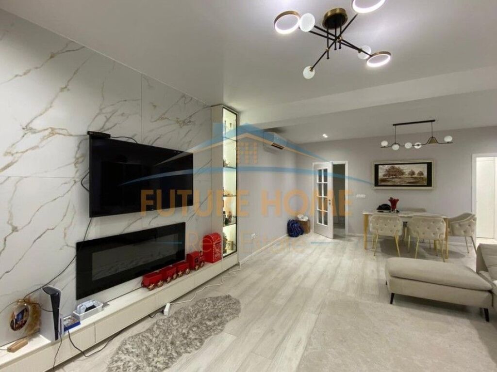 Shitet, Apartament 2+1+2, Stadiumi Dinamo