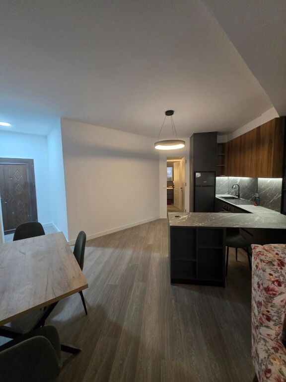 Astir, jepet me qira apartament 1+1! 450 Euro