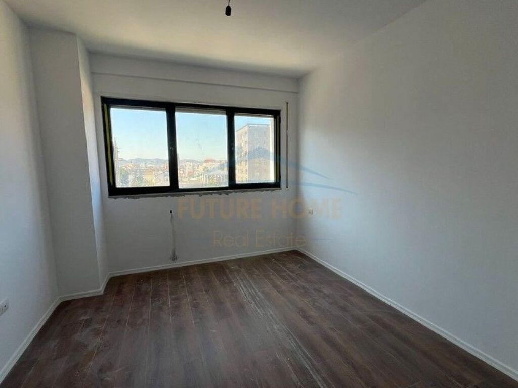Shitet, Apartament 2+1+2+ Post Parkim, Rruga Sadik Petrela, Kompleksi ASL 2