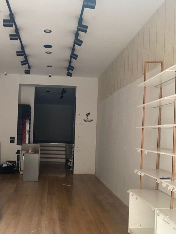 NEGOZIO IN AFFITTO 90 M2 MYSLYM SHYRI 200.000 LEKE FH-66213