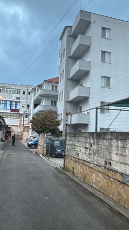 Jepet Apartament me qera