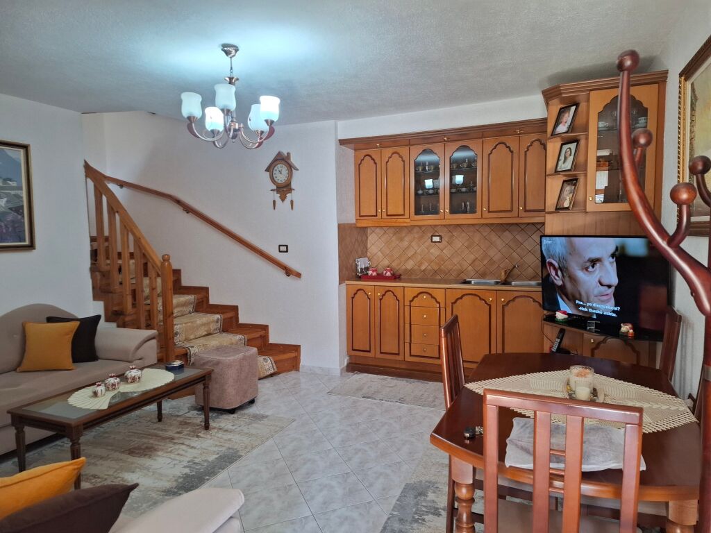 SHITET SHTEPI DUNAVAT GJIROKASTER