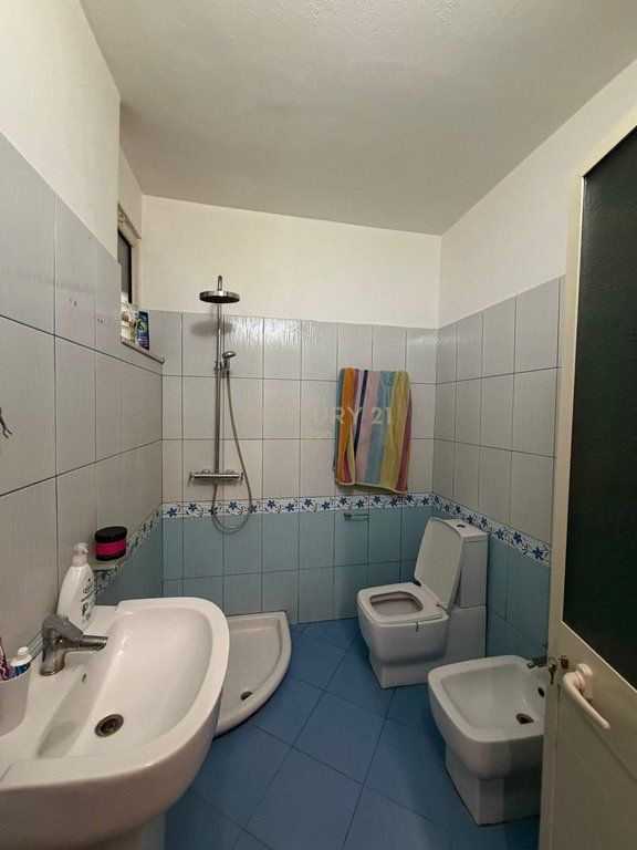 Appartamento 2+1 in affitto nel centro di Durazzo, vicino alla posta!