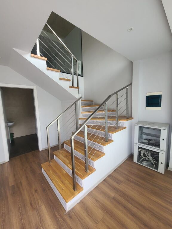 OFFICE FOR RENT 220M2 CENTER