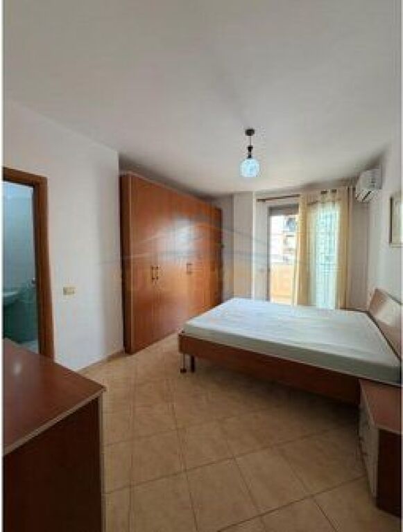 Shitet, Apartament 2+1, Fresk, Tirane.