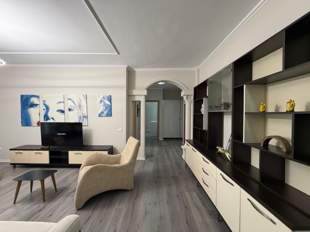 Appartamento 2+1+2 in affitto Via delle Barricate !