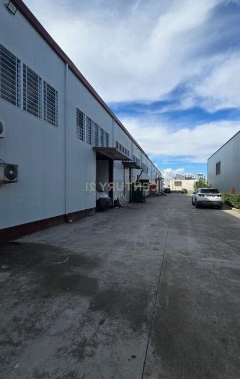 Rent / Warehouse on Durres - Tirane road