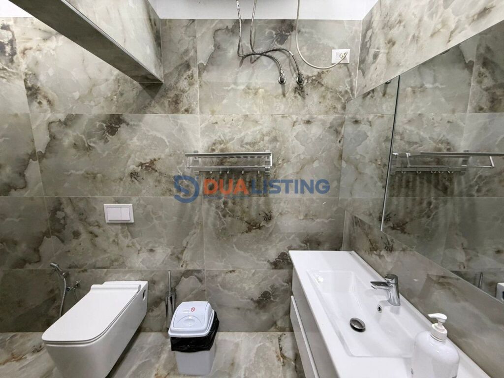 Affittasi appartamento 2+1 con cortile e posto auto presso il Giardino Zoologico