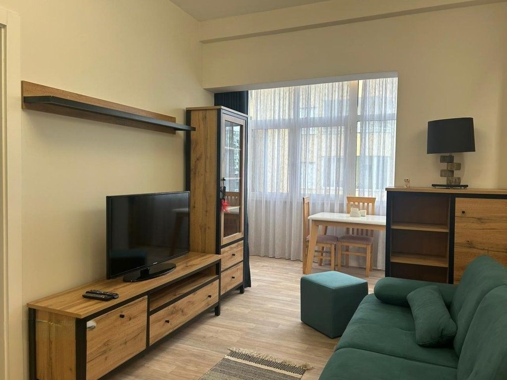 1+1 ME QERA TE KOMUNA E PARISIT.