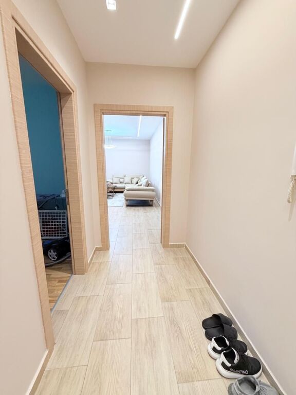 AFFITTASI APPARTAMENTO 2+1 VICINO ALL'UFFICIO POSTALE, DURRES