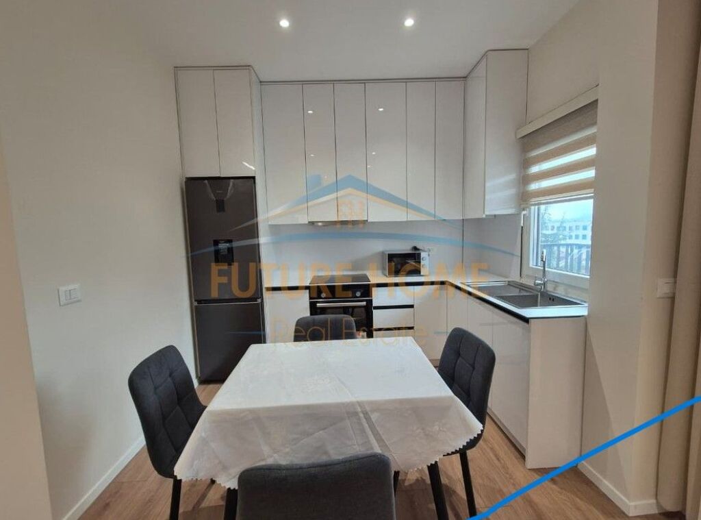 Affitto, Appartamento 1+1+Posto Auto, Ali Demi, Tirana.