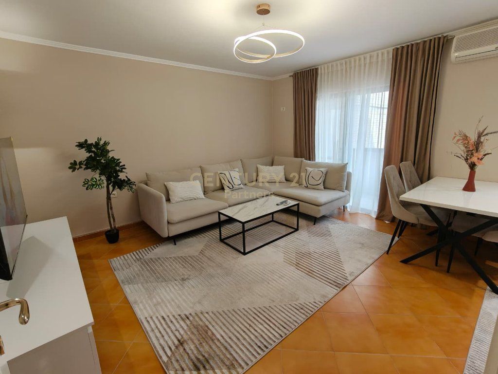 SHITET APARTAMENT 1+1 – RRUGA DIBRES, TIRANË