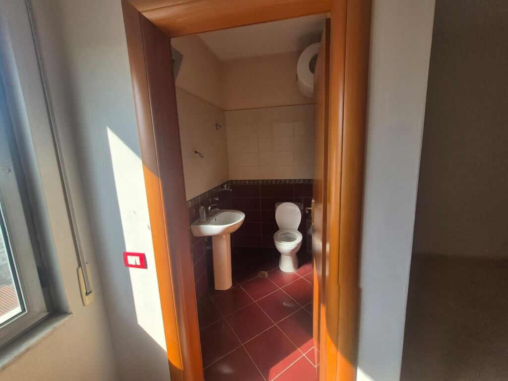 Shitet Apartament 2+1+2 ne  qender  