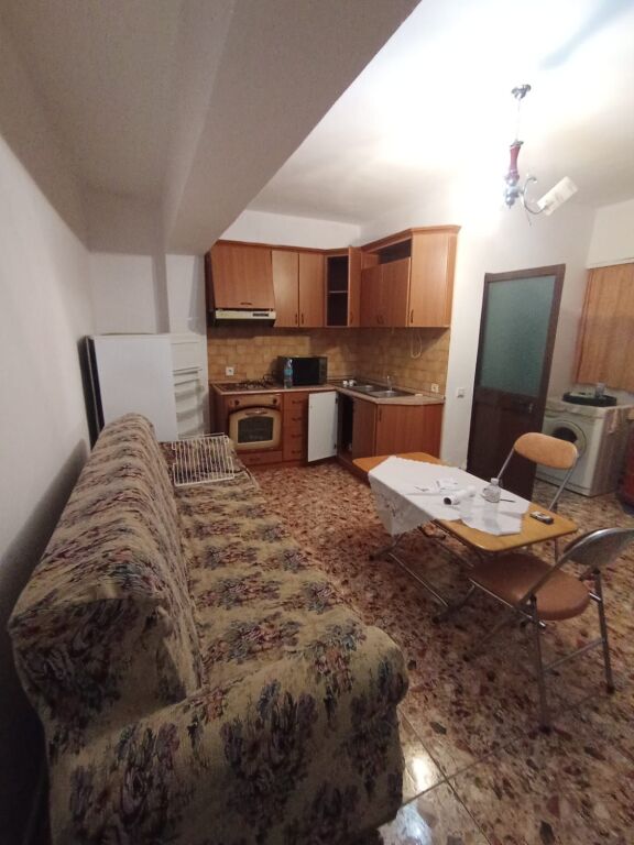 Jepet me qira apartament 1+1