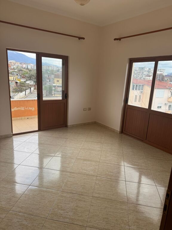 🏡 Jepet me qira apartament 3+1+2 – Fresk, Rr. Shefqet Kuka