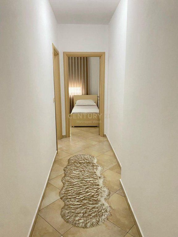 Apartament 2+1 me Qira pranë Hotel Marinaj, Unaza e Re!