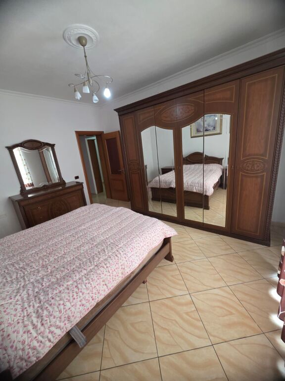 Jepet me qira apartament 2+1, i mobiluar – Pranë Vala Park, Durrës