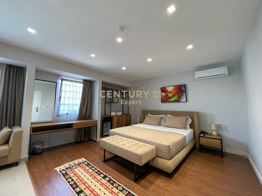 HOTEL TOGETHER WITH BAR RESTAURANT FOR RENT NEAR THE MORTGAGE 1000M ABOVE THE CENTER, HAS