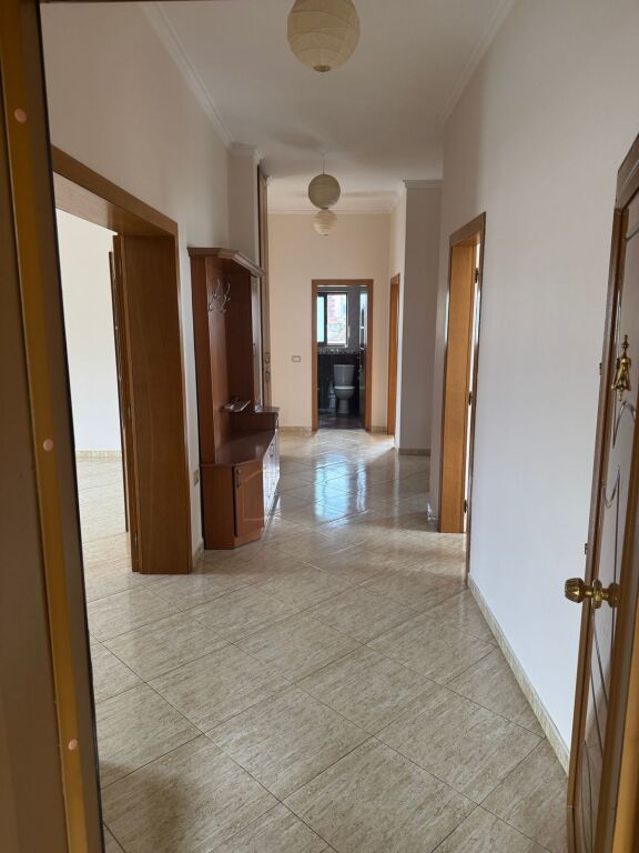 🏡 Jepet me qira apartament 3+1+2 – Fresk, Rr. Shefqet Kuka