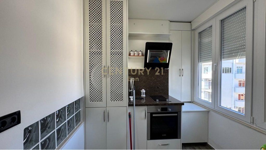 APARTAMENT+PARKIM AFER DETIT TE SHKEMBI I KAVAJES !