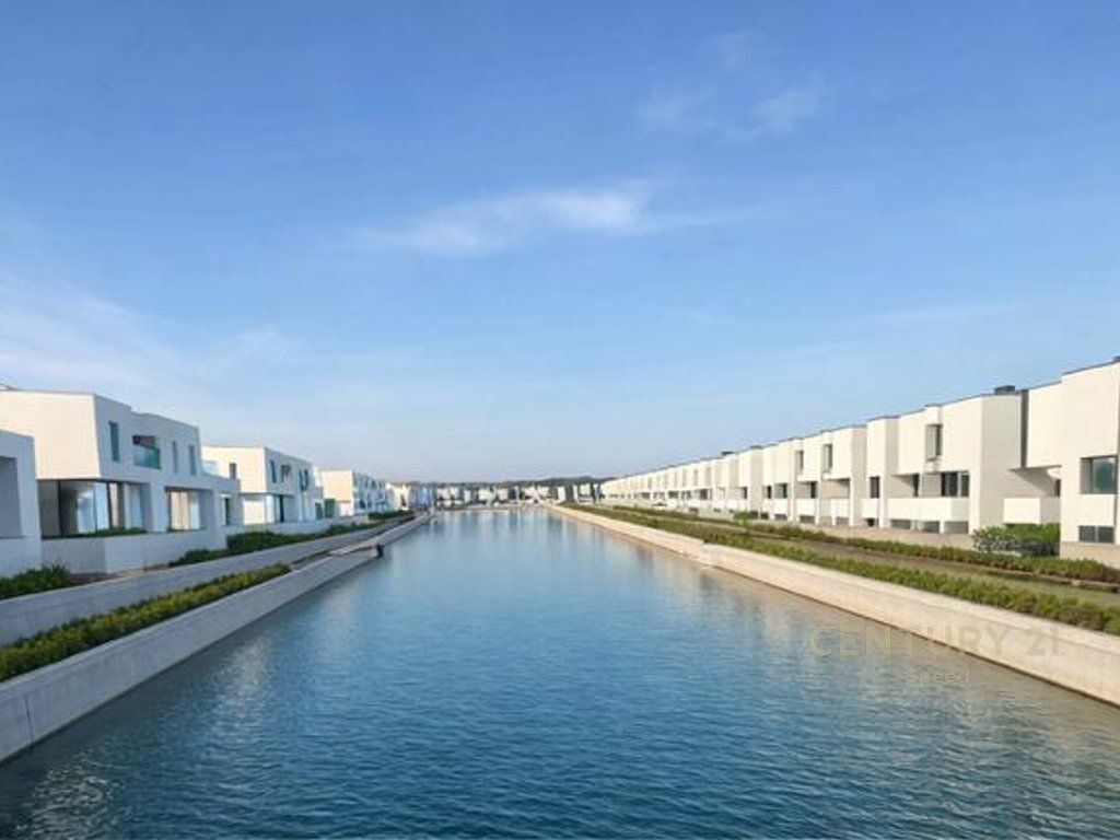 Vilë luksoze në shitje në Turquoise Marina tek Gjiri i Lalzit, Hamallaj!