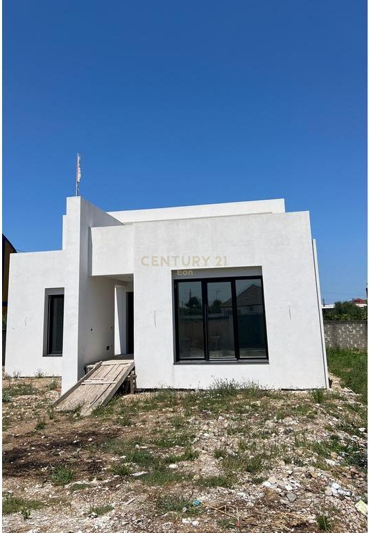 Shitet Vilë në Periferi ,Shijak !