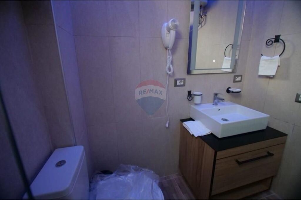 Apartament - Për Qira - Rruga e Barrikadave, Tiranë