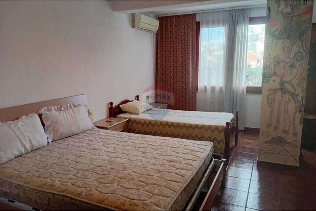 Shitet Apartament 2+1 te Zogu i Zi Shitet apartament 2+1 me siperfaq