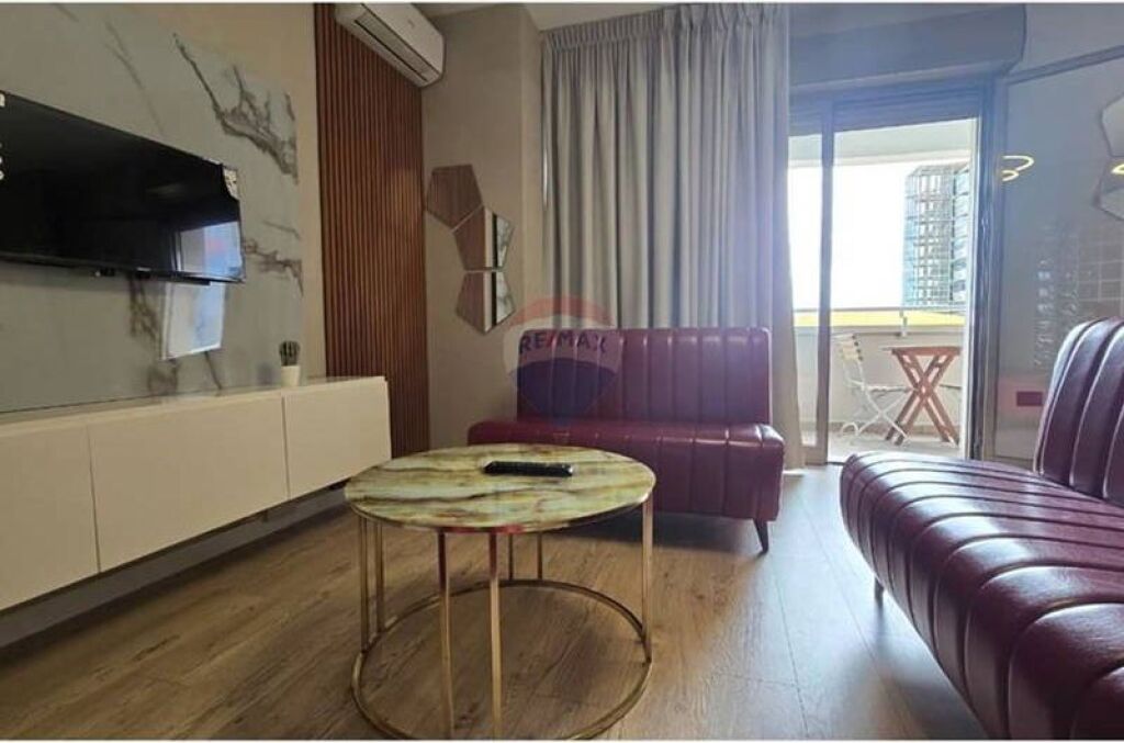 !!!Apartament - Për Qira - Sheshi Skënderbej, Tiranë!!!