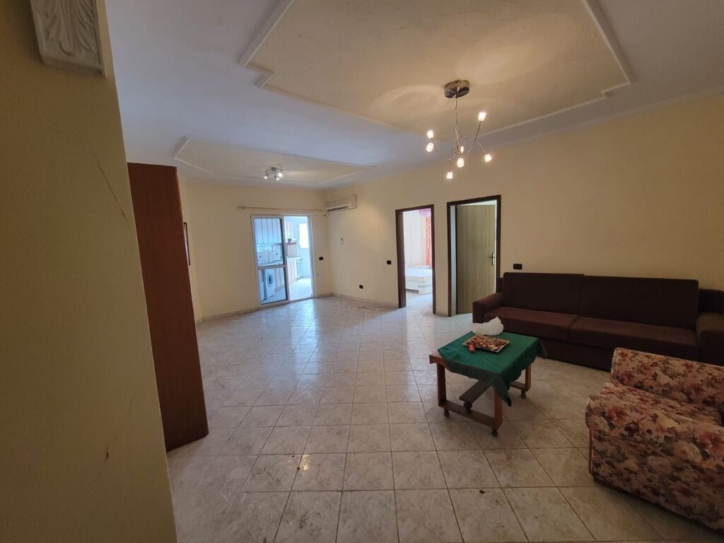 Apartament 2+1+2 per shitje Komuna e Parisit