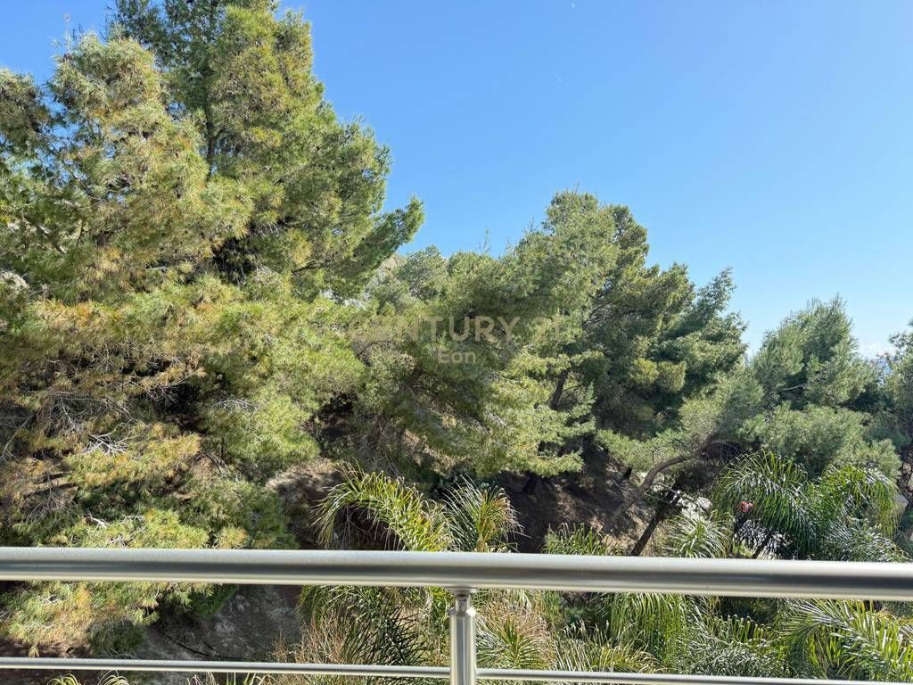 Jepet me Qira Apartament 1+1+Post Parkimi me Pamje Deti Te White Hill Residence !