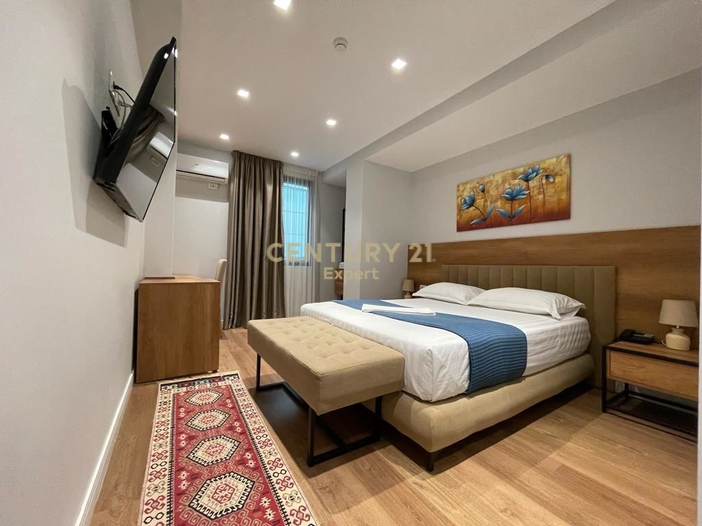 HOTEL TOGETHER WITH BAR RESTAURANT FOR RENT NEAR THE MORTGAGE 1000M ABOVE THE CENTER, HAS