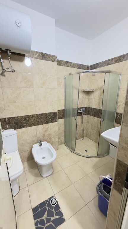 Jepet me qira apartament 2+1+2+2 ne Plazh