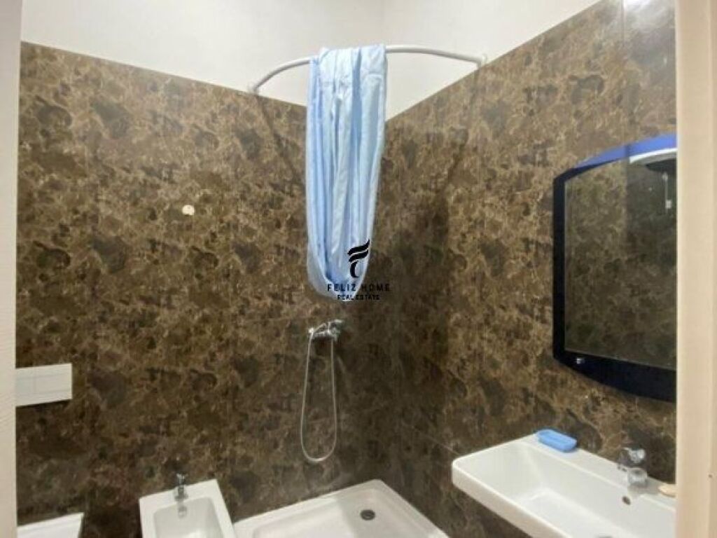 APARTAMENT ME QERA 2+1 ZOGU I ZI 90.000 LEKE FH-66309