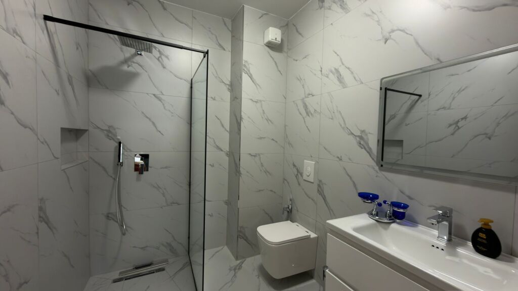 Apartament 2+1 per qira , Liceu Artistik, Stadiumi Air Albania