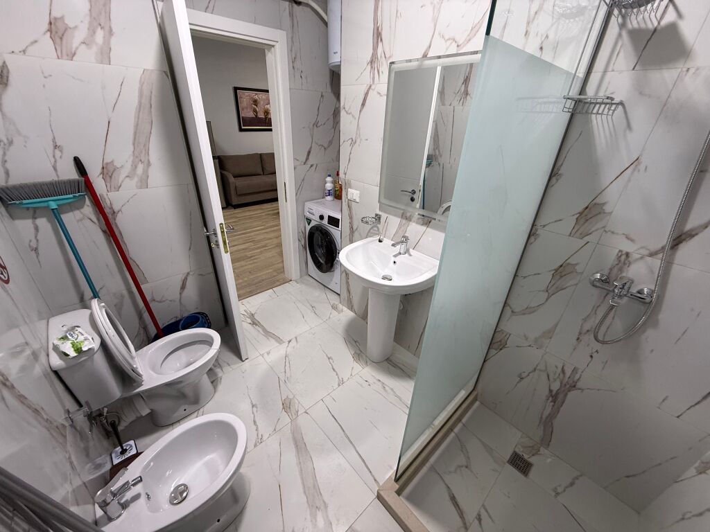 📣 SHITET Apartament 1+1 Me Parking 📍 Prane Zgares "5-Maji" 🛣️ Rruga "5-Maji" ✨