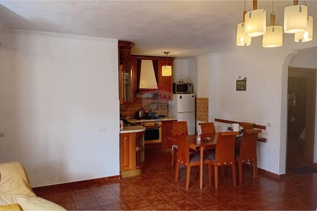 Shitet Apartament 2+1 te Zogu i Zi Shitet apartament 2+1 me siperfaq