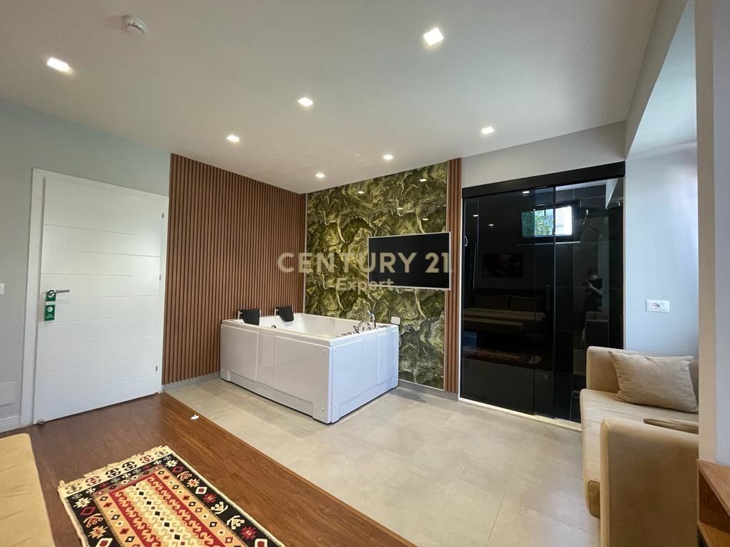 HOTEL TOGETHER WITH BAR RESTAURANT FOR RENT NEAR THE MORTGAGE 1000M ABOVE THE CENTER, HAS