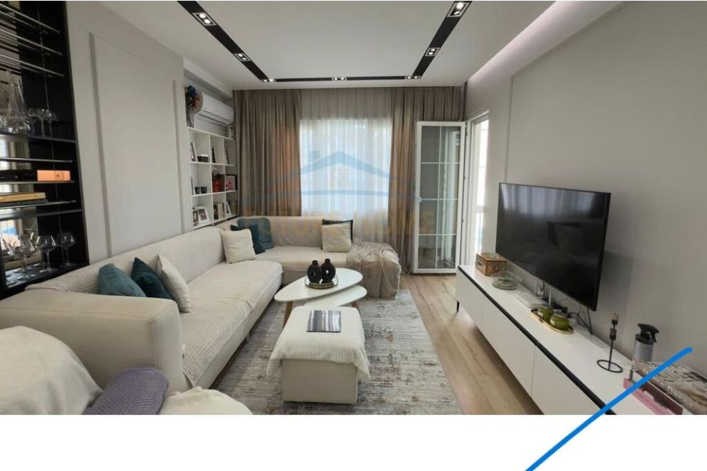 Shitet, Apartament 1+1, Unaza e Re.