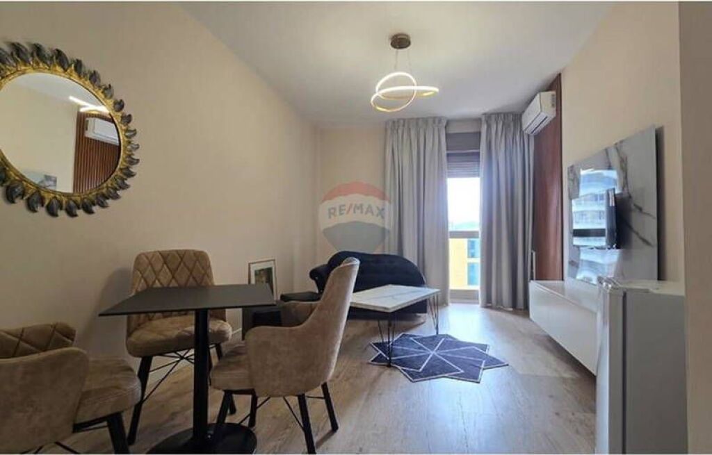 !!!Apartament - Për Qira - Sheshi Skënderbej, Tiranë!!!