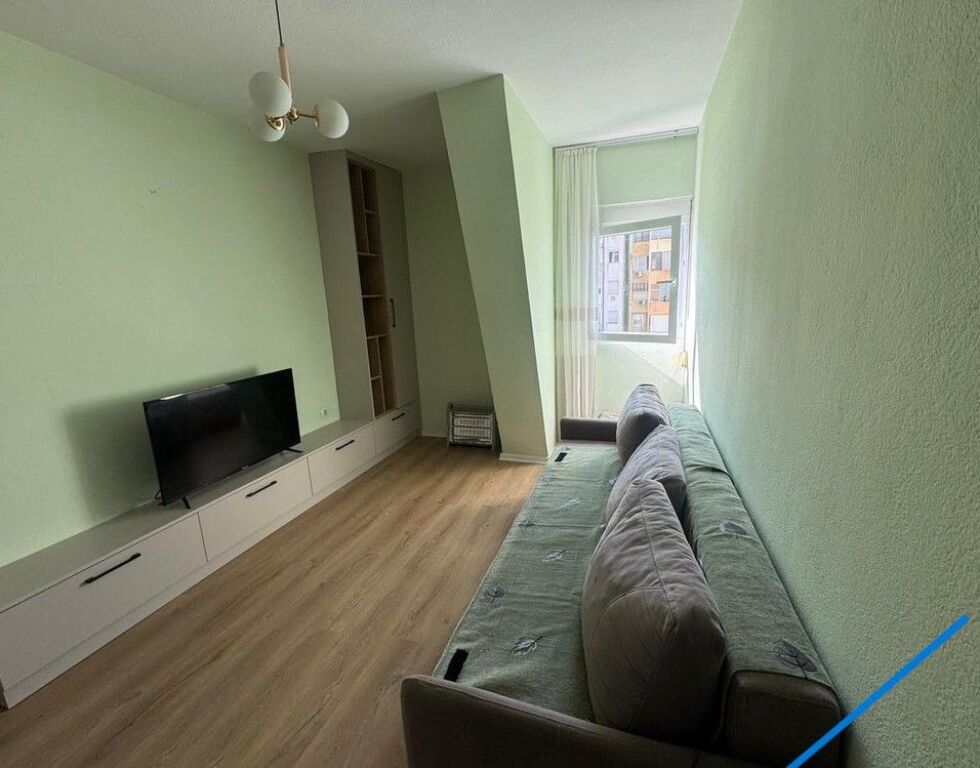 In vendita, Appartamento 2+1+Posto Auto, Via Kavajës, Tirana.